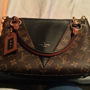 Louis Vuitton 2018 V Tote BB Noir